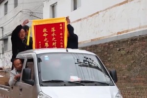 杰伦-格林：我清楚外界对我们的质疑 但我们不在乎别人怎么想